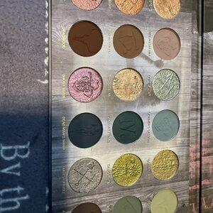 Nomad Eyeshadow Palette with Gold, Green, and Brown Shades